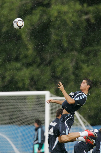 Cristiano Ronaldo grande salto na prática