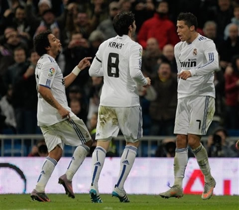 Cristiano Ronaldo dancing with Marcelo and Kaká, celebrating a Real Madrid goal