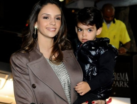 Kaká girlfriend and wife, Caroline Celico, with little Kaká, her son