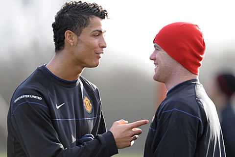 Wayne Rooney and Cristiano Ronaldo having a funny chat during a Manchester United practice session
