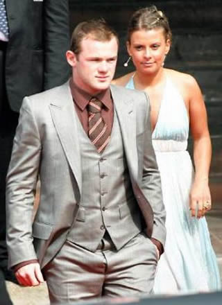 Wayne Rooney girlfriend/wife, Coleen McLoughlin well dressed