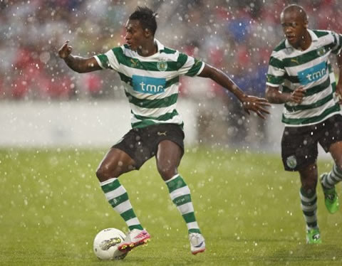 Yannick Djaló playing in the rain, still in Sporting and before the move to Nice, in France