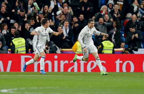 Cristiano Ronaldo celebrates in a hurry as Real Madrid equalizes the game 3-3 against Las Palmas