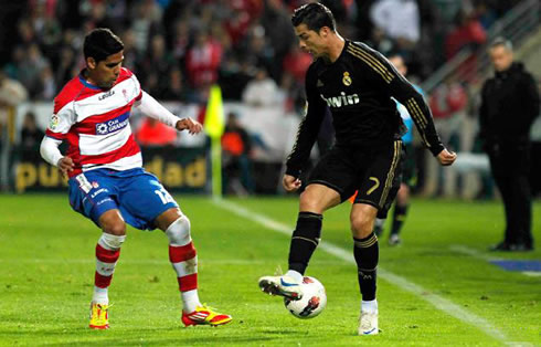 Cristiano Ronaldo new dribbling trick in Granada vs Real Madrid, for La Liga 2012