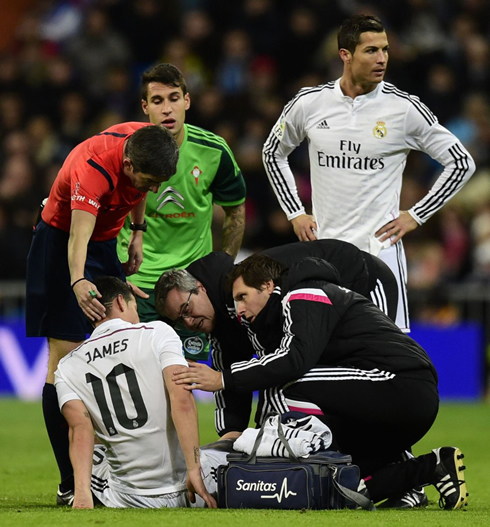 Cristiano Ronaldo worried about James Rodríguez injury during a Real Madrid game