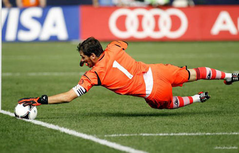 Iker Casillas making a great stop with the ball just about to cross the goal line, in Real Madrid 2012-2013
