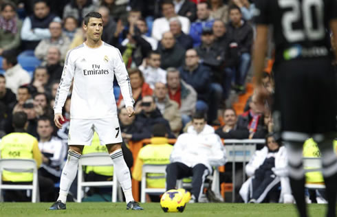 Cristiano Ronaldo stance before taking a free-kick in Real Madrid vs Real Sociedad