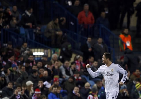 Cristiano Ronaldo scoring in the Vicente Calderón, in Atletico Madrid 0-2 Real Madrid