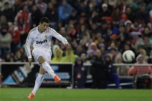 Ronaldo Kick on Cristiano Ronaldo Shot Technique In A Free Kick Against Atletico