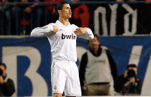 Cristiano Ronaldo pointing to himself and claiming for the credits of a recent goal scored for Real Madrid, in 2012