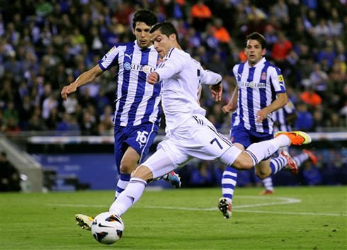 Cristiano Ronaldo preparing to strike the ball with his left foot, in Espanyol 1-1 Real Madrid, for La Liga 2013