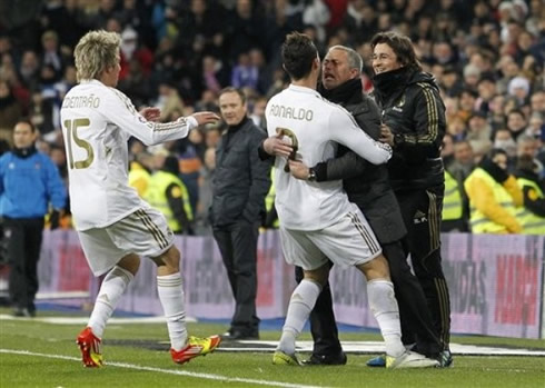 Cristiano Ronaldo celebrates with José Mourinho, as both hug each other in Real Madrid 4-2 Levante, in 2012