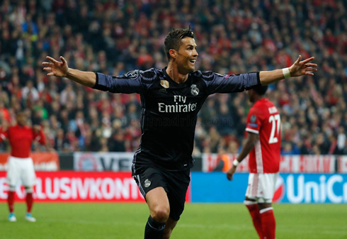 Cristiano Ronaldo shows his smile in Bayern Munich 1-2 Real Madrid in 2017