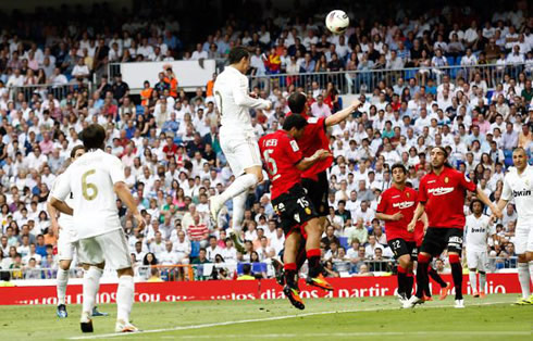 Cristiano Ronaldo incredible jump in a game between Real Madrid and Mallorca, in 2012