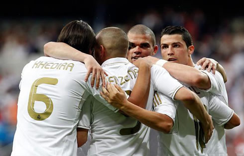 Cristiano Ronaldo, Khedira, Benzema and Pepe, celebrating a goal for Real Madrid in La Liga 2012