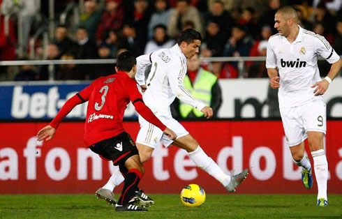 Cristiano Ronaldo dribbling tricks to get past his opponent