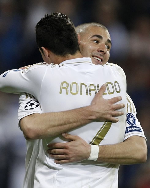 Karim Benzema friendly hug to Cristiano Ronaldo in Real Madrid 2012