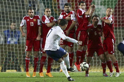 Cristiano Ronaldo free-kick in Portugal vs Armenia, for the EURO 2016 qualifiers