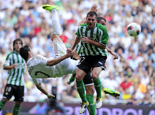 Cristiano Ronaldo attempts to make a bicycle kick in a Real Madrid match against Betis, but fails to touch the ball