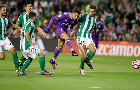 Cristiano Ronaldo scores in Betis 1-6 Real Madrid, in La Liga in 2016