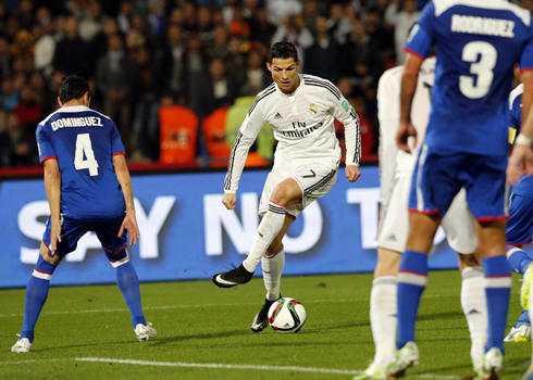 Cristiano Ronaldo stepovers in Real Madrid 4-0 Cruz Azul