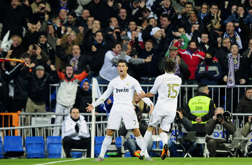 
Cristiano Ronaldo showing all his power after scoring in the Santiago Bernabéu against Barça, in 2012