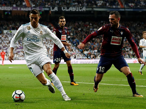 Cristiano Ronaldo in action in Real Madrid's 3-0 win over Eibar in La Liga 2017-2018