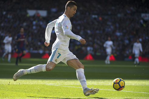 Cristiano Ronaldo in action in Real Madrid 0-3 Barcelona, in December of 2017