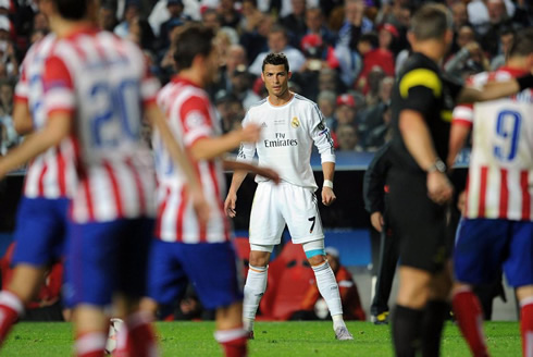 Cristiano Ronaldo preparing to take a free-kick in Real Madrid vs Atletico Madrid, in Lisbon