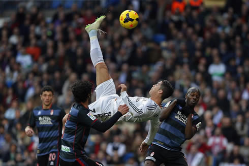 Cristiano Ronaldo bicycle kick shot, in Real Madrid vs Granada, in 2014