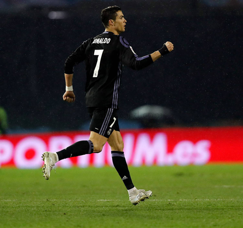Cristiano Ronaldo tracking back after having scored a goal for Real Madrid