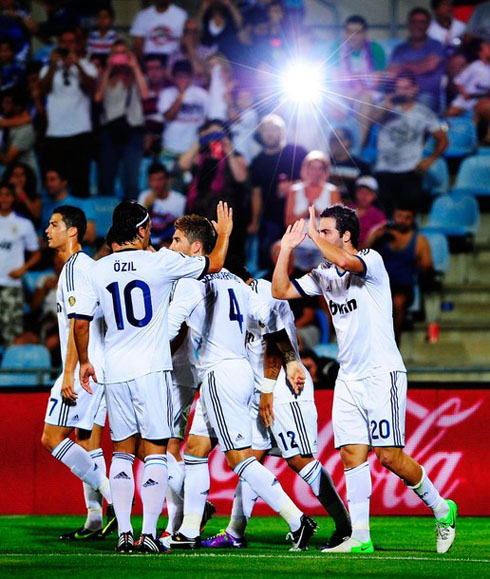 Cristiano Ronaldo and Real Madrid players celebrating goal against Getafe, in La Liga 2012-2013