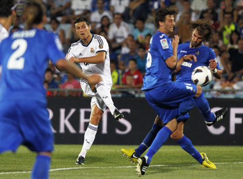 Cristiano Ronaldo right foot strike for Real Madrid against Getafe, in the Spanish League 2012/13