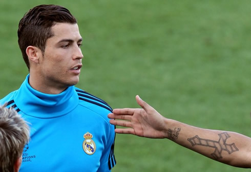 Cristiano Ronaldo new haircut, in a Real Madrid training session