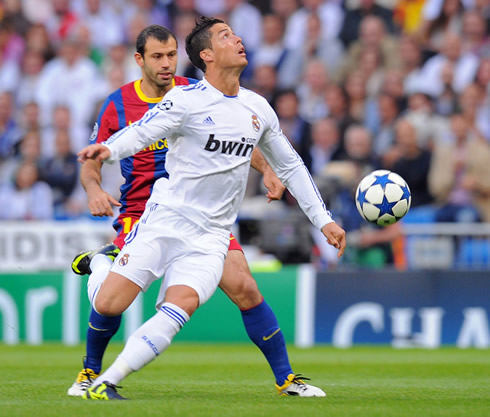 Cristiano Ronaldo not looking to the ball