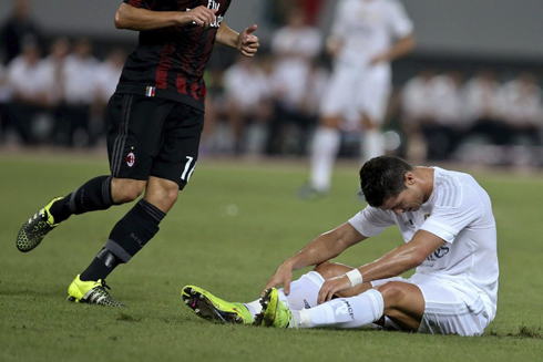 Cristiano Ronaldo looking exhausted in Real Madrid's friendly against AC Milan