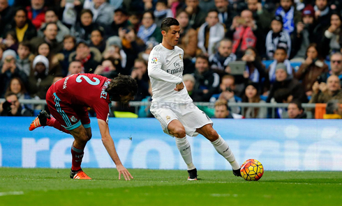 Cristiano Ronaldo left-foot shot, in Real Madrid vs Real Sociedad for the Spanish League 2015-16