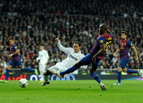 Eric Abidal winning goal in Real Madrid vs Barcelona, for the Copa del Rey 1st leg, in 2011-12
