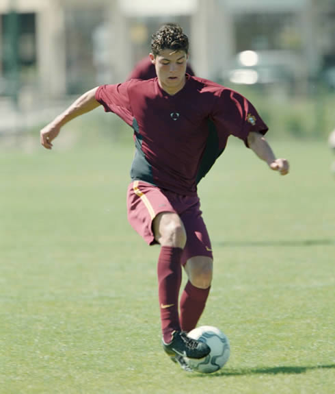 Cristiano Ronaldo with 14, 15 or 16 years old, playing for the Portuguese youth team categories