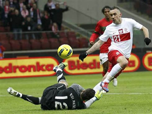 Rui Patrício great save and stop, in Polland 0-0 Portugal, in 2012