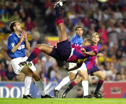 Rivaldo legendary over-head kick, in Barcelona vs Valencia game that ended 3-2, at the Camp Nou, in 2001
