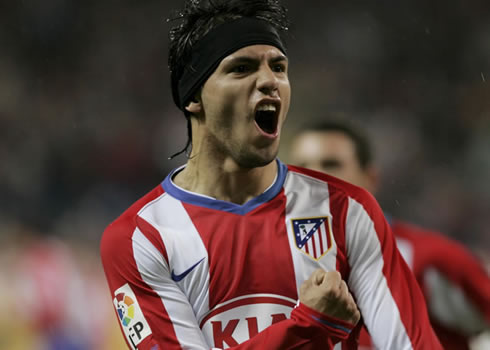 Sergio Kun Aguero, with a tape holding his hair, in Atletico Madrid
