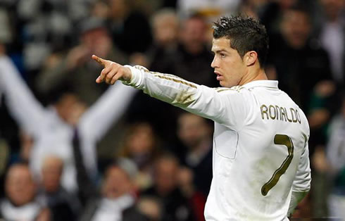 Cristiano Ronaldo pointing the right way, in Real Madrid 2012