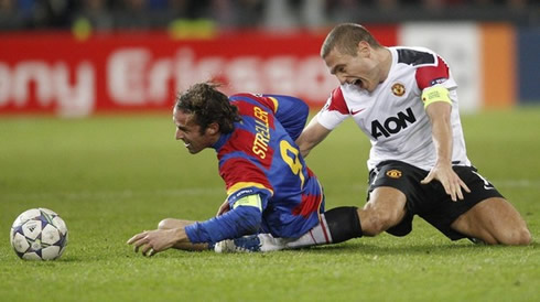 Nemanja Vidic knee ligament injury, at a soccer game between Manchester United and Basel