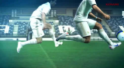 Cristiano Ronaldo receiving the ball in the air, in PES 2013, gameplay screenshot with real footage