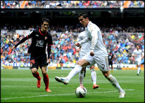 Ronaldo Real Madrid 2012 on Cristiano Ronaldo Doing Stepovers In Real Madrid  In 2012