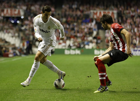 Cristiano Ronaldo new trick and dribbling technique, in Athletic Bilbao vs Real Madrid in 2012