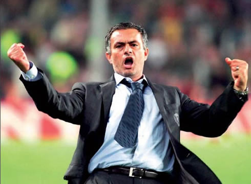 José Mourinho epic and trademark goal celebration in Barcelona vs Chelsea, at the Camp Nou