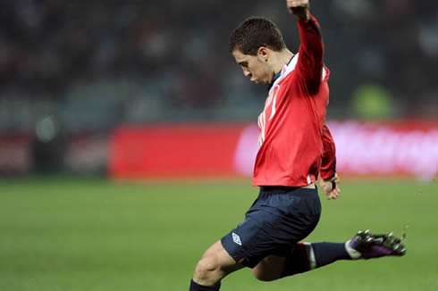 Eden Hazard taking a shot in Lille OSC