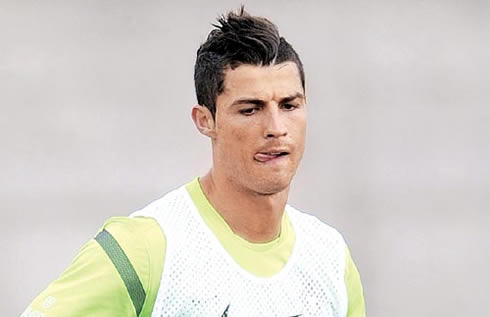 Ronaldo  Haircut on Cristiano Ronaldo New Haircut For The Euro 2012